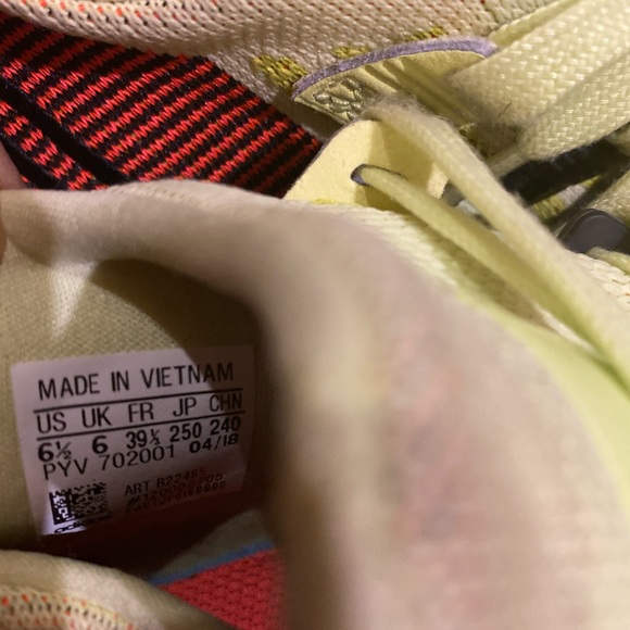 Adidas - Picture 3 of 4